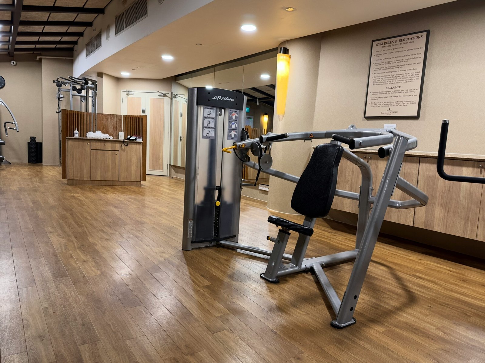 Understanding Gym Machines: Types, Benefits, and Training Programs Understanding Gym Machines: Types, Benefits, and Training Programs